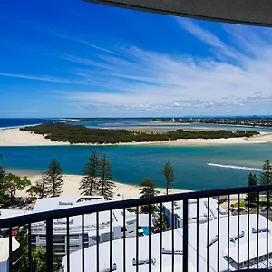 Centrepoint 4* Caloundra